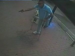 Koltuk değnekli silahlı saldırgan serbest bırakıldı