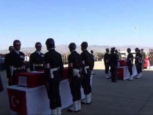 Şehitlere hüzünlü veda