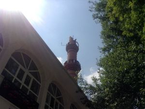 Fırtına minare devirdi