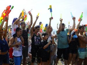 Caddebostan sahilinde su savaşı