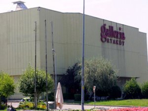 Turgut Özalın açtığı Türkiye'nin ilk AVM'si yıkılıyor