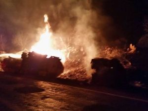 Hainler yine yol kesip araç yaktı