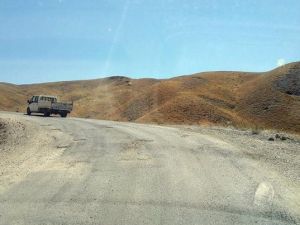 Hakkari-Çukurca karayolu 8 gündür ulaşıma kapalı