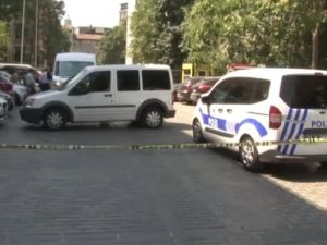 Eski adliye önünde şarjör,mermi ve fişek bulundu