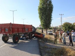 Otomobil ile traktör çarpıştı: 1 ölü, 3 yaralı