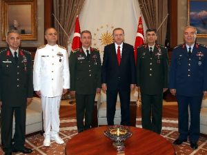 Genelkurmay Başkanı ve kuvvet komutanlarını kabul etti