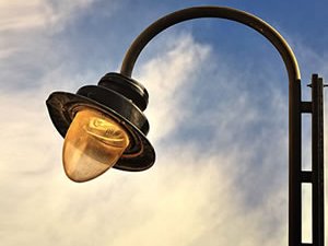 Sokak lambaları gündüz neden yanıyor?