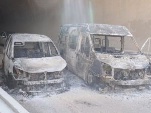 Teröristle 30 iş makinesi ve aracı yaktı