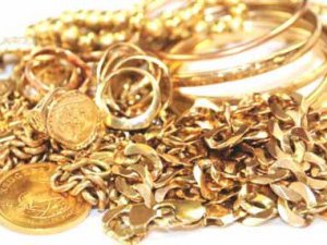 Trabzon'da bir eve hırsız girdi!