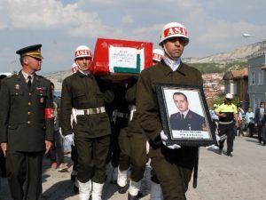Burdur şehidini ebediyete gönderdi