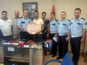 Trabzon'da dolmuş esnafından ay-yıldızlı tablo