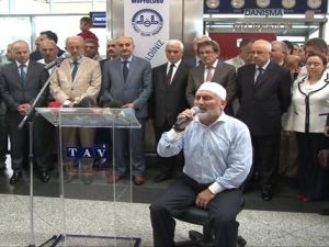 Hacı adaylarını Bakan Müezzinoğlu uğurladı