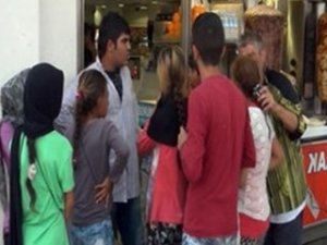 Suriyeli 35 çocuğa döner ısmarlayan kadın kaçtı