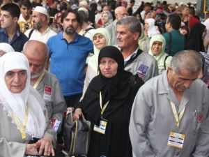 İlk hacı kafilesinin kutsal topraklara yolcuğu başladı