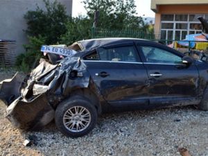 1.5 yaşındaki bebek kazada araçtan fırlayarak can verdi!