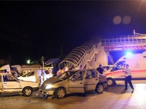 Düğün dönüşü trafik kazası: 2’si ağır 6 yaralı