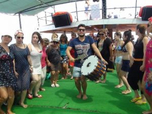 Bakanlan Kurulu’na davullu, halaylı teşekkür