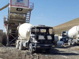 PKK terörü: 17 iş makinesi yakıldı