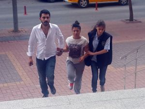 Hırsızlar polisten kaçamadı