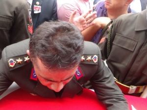 Osmaniye şehidini uğurladı