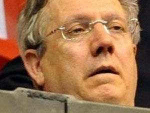 Aziz Yıldırım ilaçlarını almayı unutmuş!