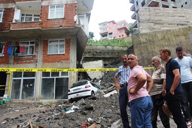 Artvin'deki sele CHP'den çıkartma