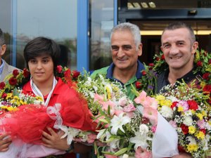 Şampiyon Busenaz Trabzon'da