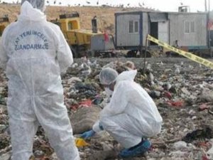 Testereyle kız arkadaşını parçaladı