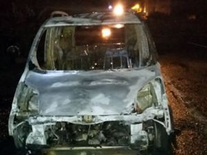 Diyarbakır’da şüpheli araç yangını
