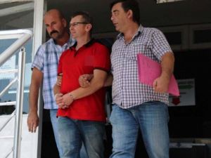 Soyduğu markete ’geçmiş olsun’ demeye gidince yakalandı