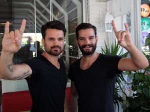 Öner kardeşlerden ’Adriana Lima ve bozkurt’ açıklaması