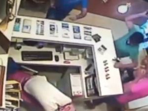 Otelde beyzbol sopalı saldırı