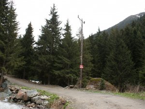 "Turistler Uzungöl'de bu yola isyan ediyor"