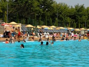 Plajda fotoğraf çekerken yakalanan adamdan ilginç savunma