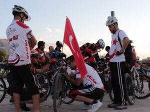 Teröre tepki için pedal çevirdiler