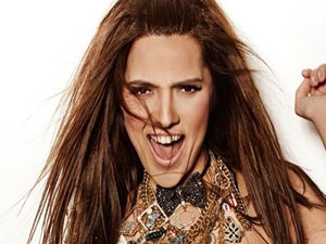 Demet Akalın: Lerzan Mutlu cinlere karışmış