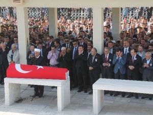 Şehit polis memuru Tanju Sakarya son yolculuğuna uğurlanıyor