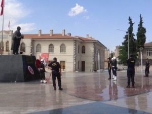 Polislere ilginç ceza