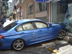 Otomobil bankaya girdi