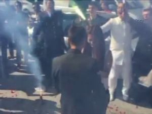 En mutlu günlerinde şehitleri unutmadılar