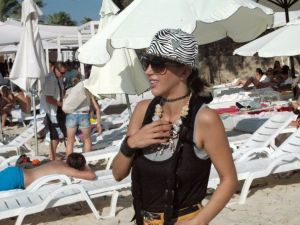 Hande’den düet sürprizi