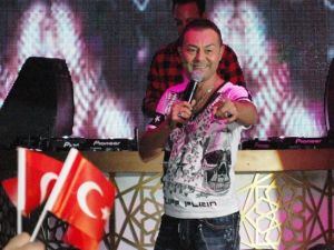 Serdar Ortaç bekarlığa savaş ilan etti