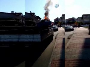 3 katlı binanın çatısı alev alev yandı