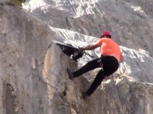 Keçi kurtarma operasyonu nefes kesti