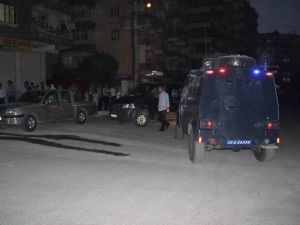 Camide karşılaştığı husumetlisini vurdu