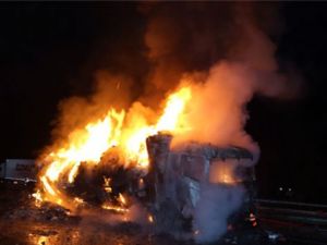 TIR ile benzin tankeri çarpıştı: 1 ölü!