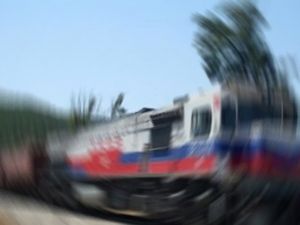 Yük trenine bombalı saldırı