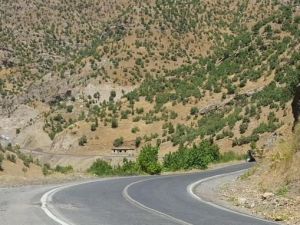 Yola döşeli bomba imha edildi