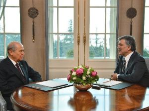 Gül ile Bahçeli düğünde buluştu