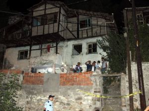 Alkol akıp disko lambasının altında kendini astı